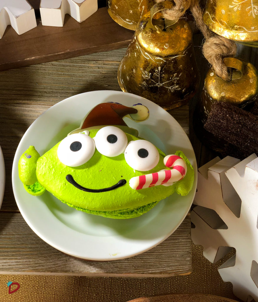 macaron navideño en forma de alien de Toy Story