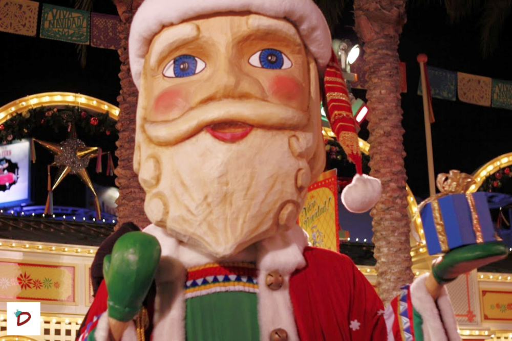 Mojiganga de Santa Claus en el show Disney ¡Viva Navidad!